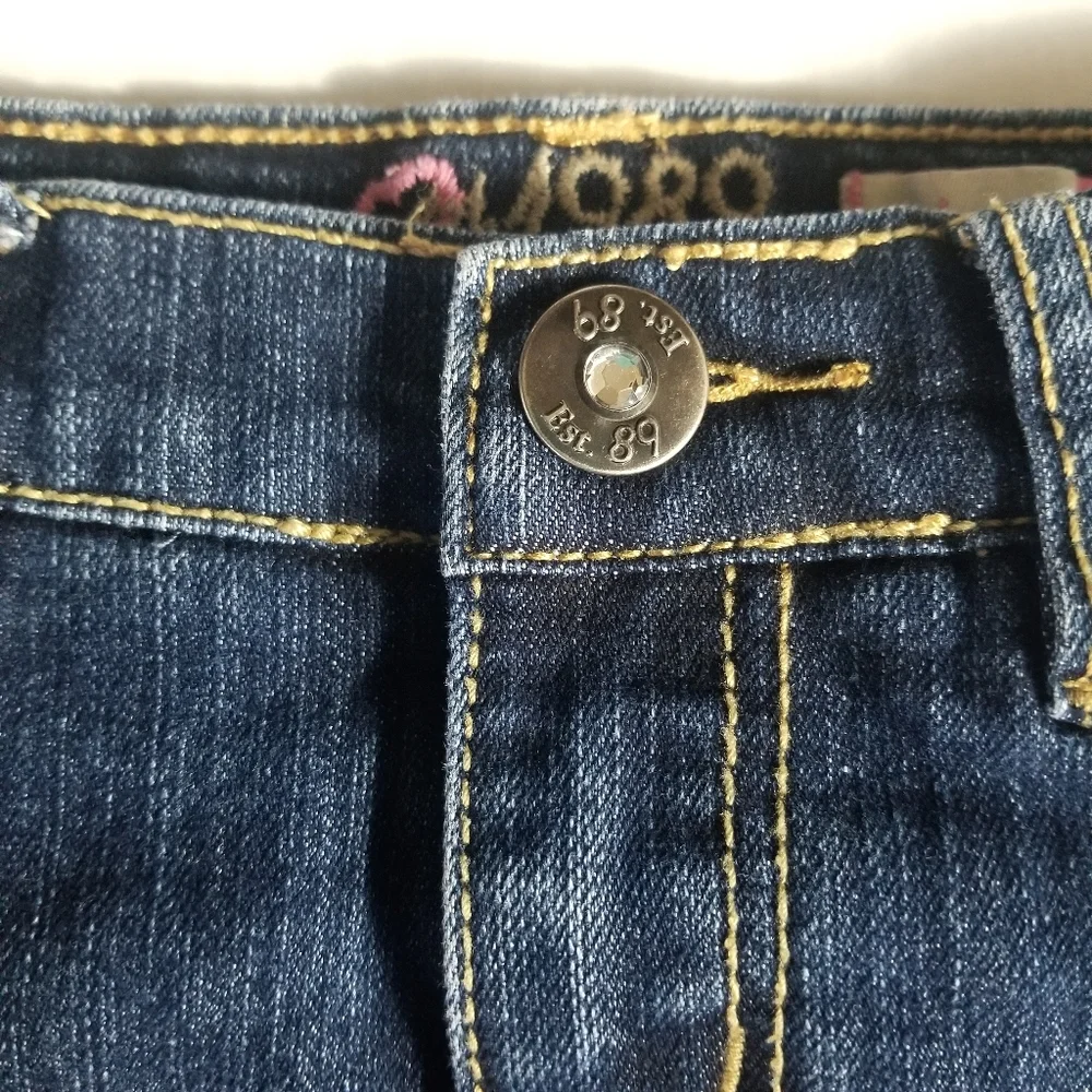 CHILDRENS PLACE JEAN SKIRT SIZE 6 W/SHINY SEQUINS ON FRONT SIDES ATTACHED SHORTS